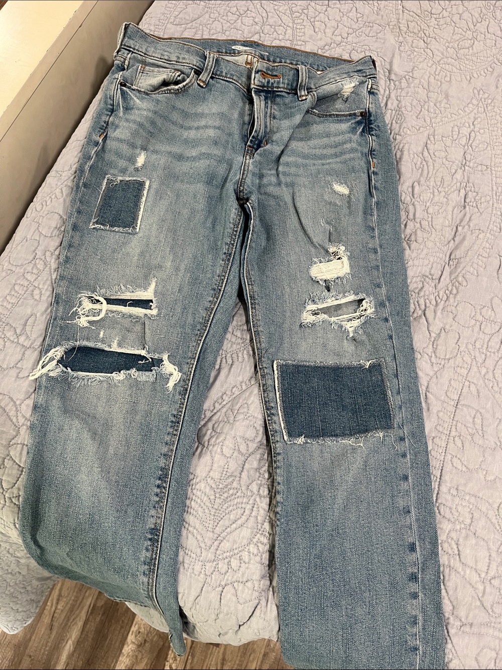 Old Navy Distressed boyfriend Jeans